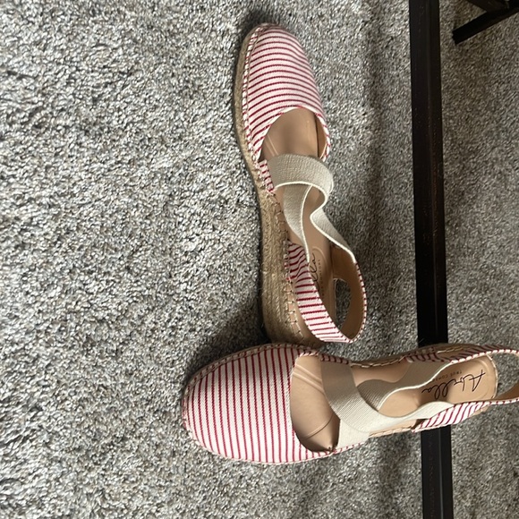 Abella Red & White True Comfort Shoes - Picture 9 of 12